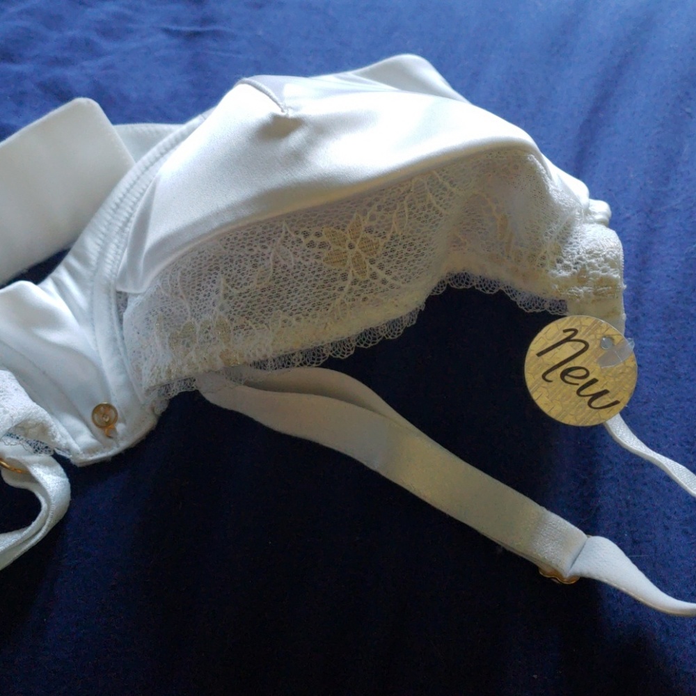 Jennifer Lopez white satiny lace bra 36C NEW